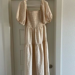 Puff sleeves dress